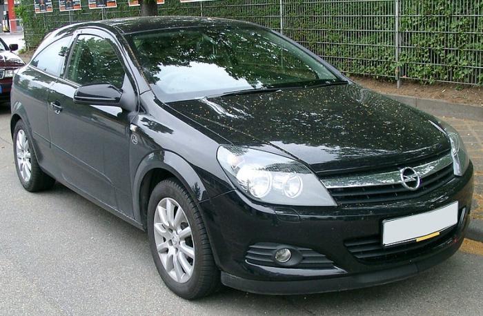 Opel Astra GTC, comentarii și caracteristici