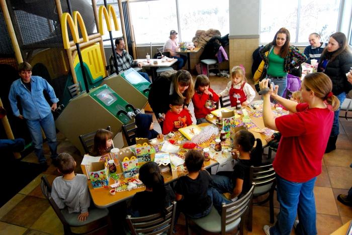 Cum de a petrece o zi de naștere în McDonald's?