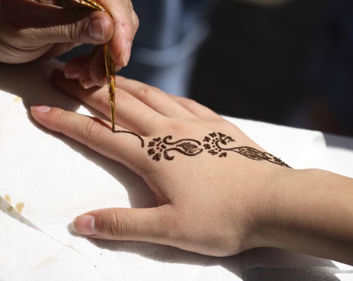 temporar henna tatuaj este păstrat